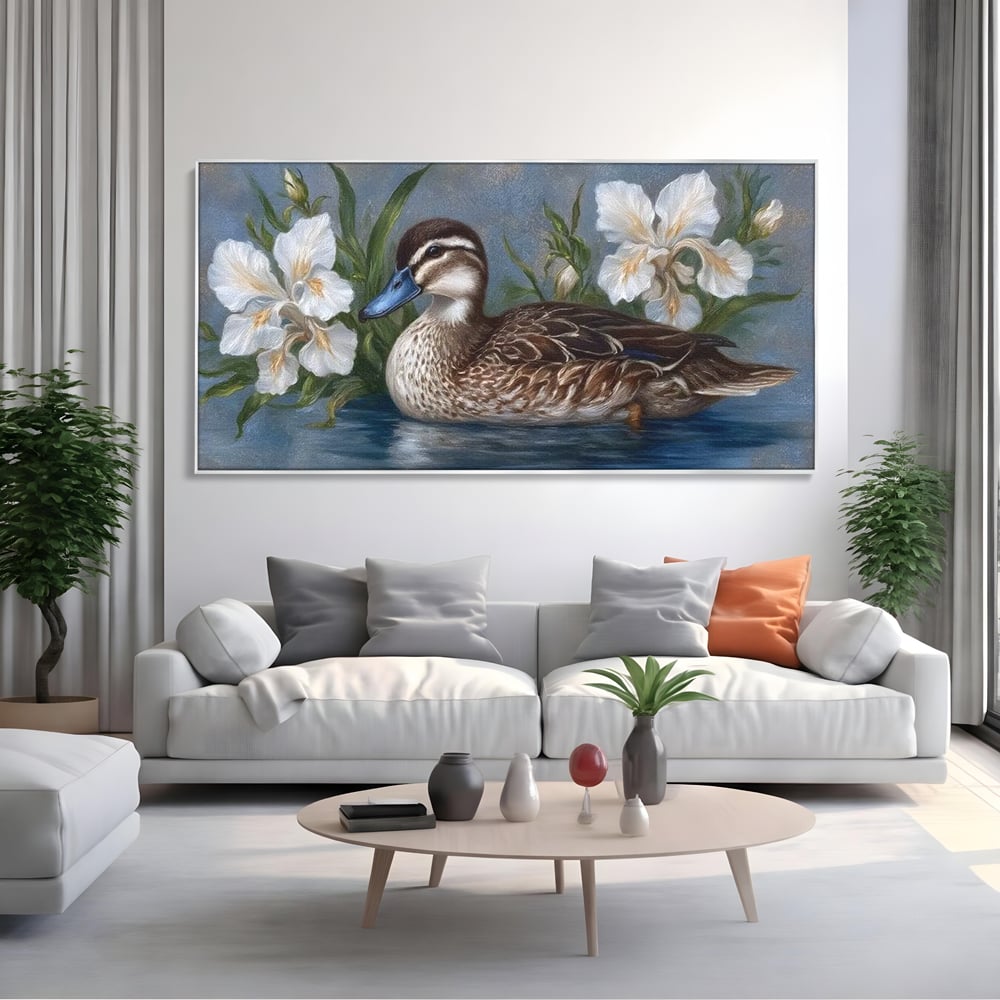 Tablou canvas cu tablou canvas cu rata si crini albi, in rama de aluminiu argintiu, pe perete intr-un living